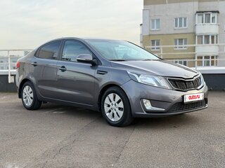 2014 Kia Rio 6-speed III, серый, 939000 рублей, вид 3