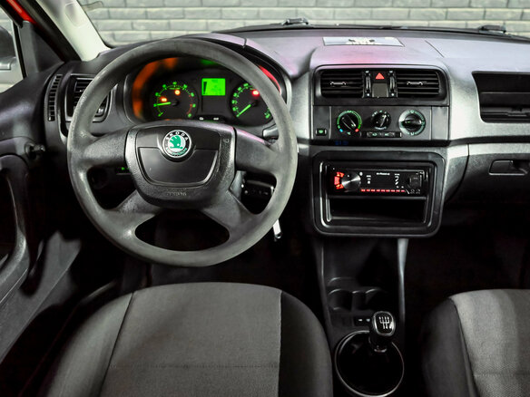 2010 Skoda Fabia II, красный - вид 11