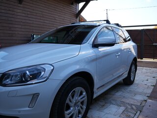 2017 Volvo XC60 I Рестайлинг, белый, 2950000 рублей, вид 4