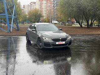 2021 BMW 5 серии 520i VII (G30/G31/G38) Рестайлинг, серый, 4999000 рублей, вид 3