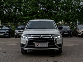 2017 Mitsubishi Outlander III Рестайлинг 2, белый, 1499000 рублей, вид 3