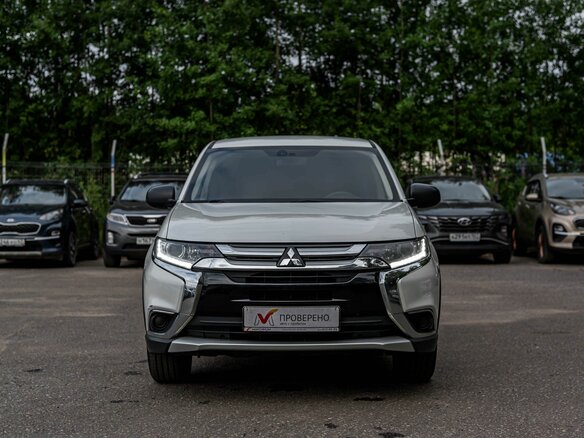 2017 Mitsubishi Outlander III Рестайлинг 2, белый - вид 2