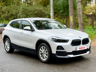 2021 BMW X2 sDrive18i I (F39), белый, 3500000 рублей, вид 1