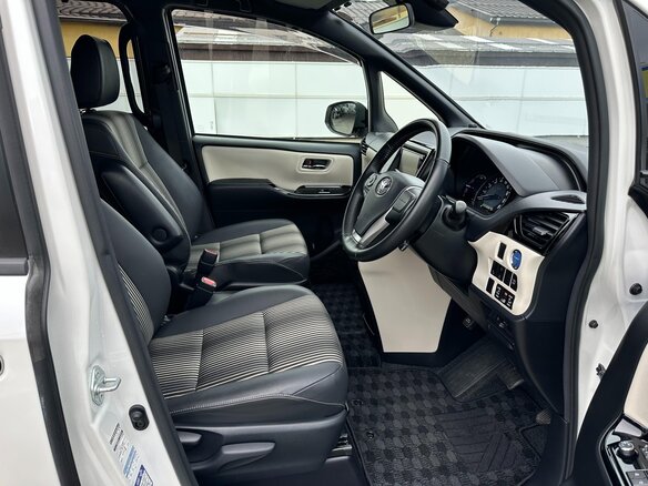 2021 Toyota Noah III (R80) Рестайлинг, белый, 1699000 рублей - вид 11