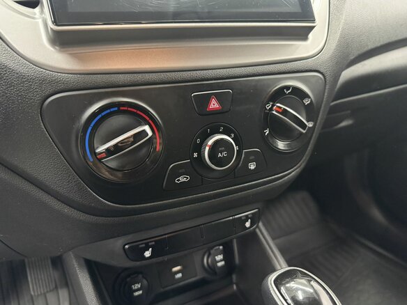 2021 Hyundai Solaris II Рестайлинг, белый, 1008067 рублей - вид 19