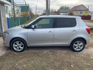 2011 Skoda Fabia II Рестайлинг, серебристый, 520000 рублей, вид 4