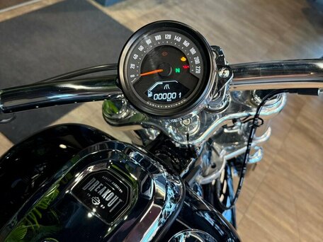 2025 Harley-Davidson Breakout, чёрный, 3750000 рублей, вид 3