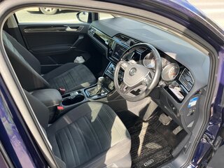 2017 Volkswagen Touran II, синий, 1679000 рублей, вид 5