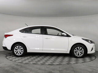 2021 Hyundai Solaris II Рестайлинг, белый, 1559000 рублей, вид 4