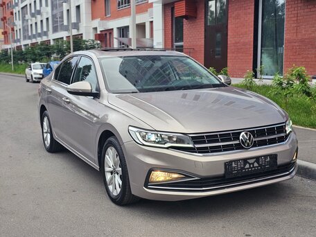 2022 Volkswagen Bora IV (China Market) Рестайлинг, золотистый, 1550000 рублей, вид 2