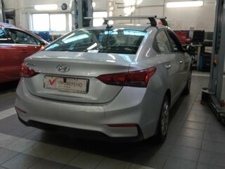 2018 Hyundai Solaris II, серебристый, 699000 рублей, вид 3