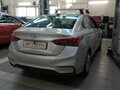 2018 Hyundai Solaris II, серебристый, 699000 рублей - вид 2