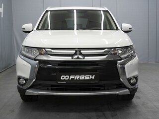 2015 Mitsubishi Outlander III Рестайлинг 2, белый, 2300000 рублей, вид 3