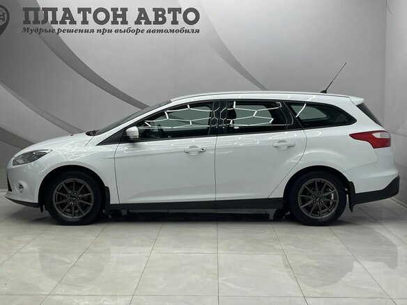 2013 Ford Focus III, белый, 830000 рублей - вид 4