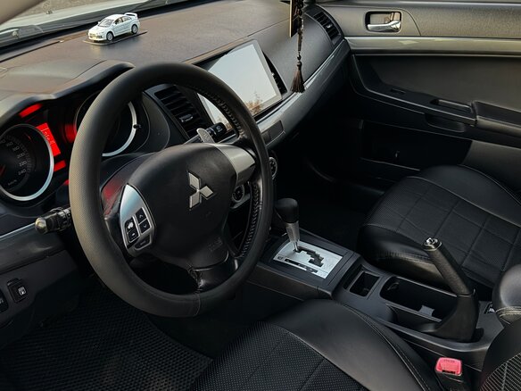 2008 Mitsubishi Lancer X, белый, 770000 рублей - вид 12