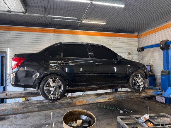 2013 Lada (ВАЗ) Granta I, чёрный, 270000 рублей - вид 4