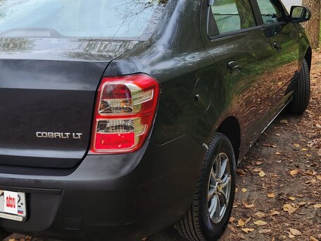 2013 Chevrolet Cobalt II, чёрный, 575000 рублей, вид 3
