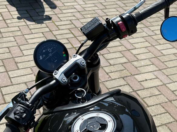 2022 Triumph Trident 660, чёрный, 790000 рублей - вид 2
