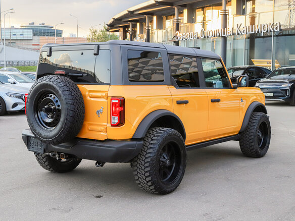 2021 Ford Bronco VI, жёлтый, 6847128 рублей - вид 4
