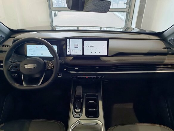 2026 Geely Okavango I Рестайлинг, чёрный, 4085990 рублей - вид 4