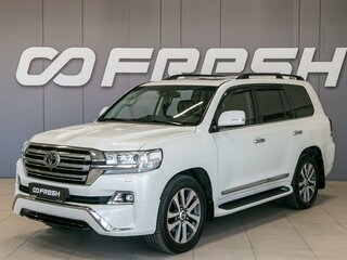 2016 Toyota Land Cruiser 200 Series Рестайлинг 2, белый, 5400000 рублей, вид 3