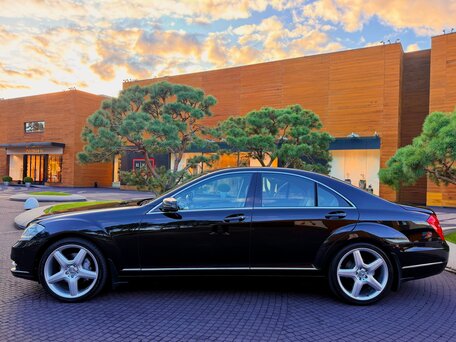 2010 Mercedes-Benz S-Класс 350 V (W221) Рестайлинг, чёрный, 3750000 рублей, вид 4