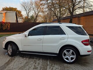 2010 Mercedes-Benz M-Класс 350 II (W164) Рестайлинг, белый, 1650000 рублей, вид 4