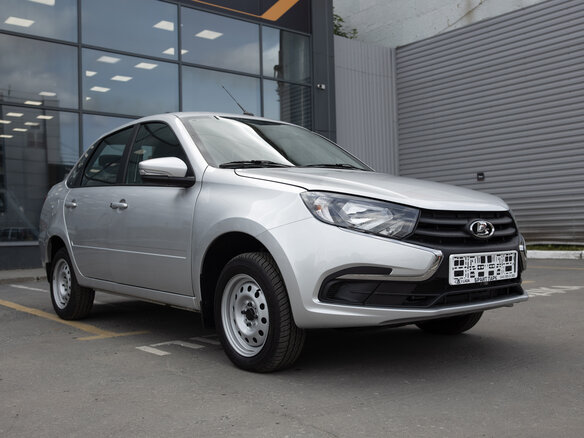 2026 Lada (ВАЗ) Granta I Рестайлинг, серебристый, 1026000 рублей