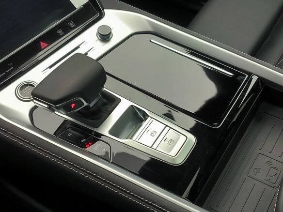 2026 Audi Q6 45 TFSI, чёрный, 8350000 рублей - вид 18