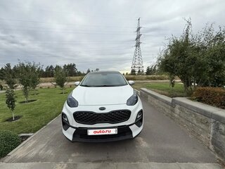 2020 Kia Sportage IV Рестайлинг, белый, 2500000 рублей, вид 1