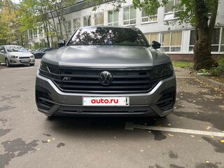 2019 Volkswagen Touareg III, серый, 4580000 рублей, вид 2