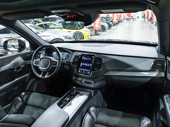 2021 Volvo XC90 II Рестайлинг 1, чёрный, 4799900 рублей - вид 8