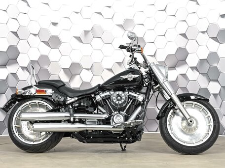 2018 Harley-Davidson Fat Boy, чёрный, 1779000 рублей, вид 3