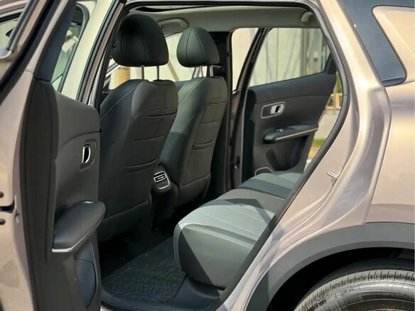 2026 Changan Qiyuan Q05 40.3 kWh II, золотистый, 2015000 рублей - вид 9