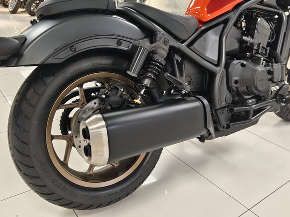 2026 Honda CMX 1100 Rebel, оранжевый, 1480000 рублей - вид 25