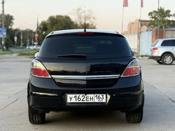 2010 Opel Astra H Рестайлинг, чёрный - вид 4