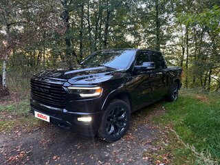2018 Ram 1500 Crew Cab V, чёрный, 7000000 рублей, вид 1
