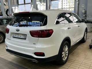 2019 Kia Sorento III Prime Рестайлинг, белый, 2555000 рублей, вид 3