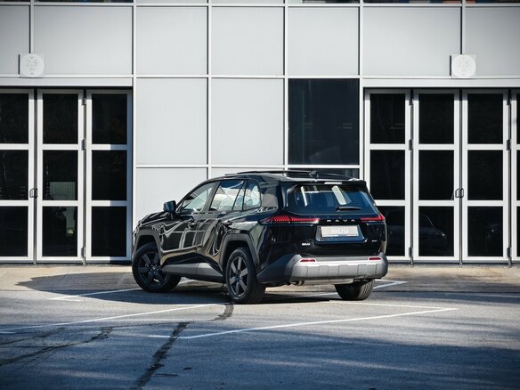 2026 Toyota RAV4 VI (XA60), чёрный - вид 9