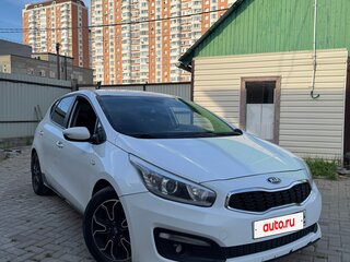 2016 Kia Ceed II Рестайлинг, белый, 800000 рублей, вид 3