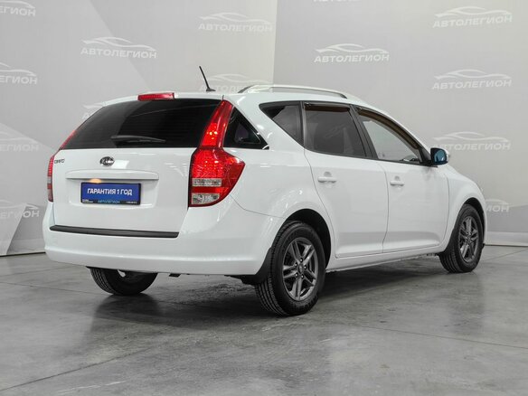 2011 Kia Ceed I Рестайлинг, белый, 865000 рублей - вид 4