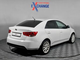 2011 Kia Cerato 5-speed II, белый, 555000 рублей, вид 5