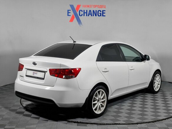2011 Kia Cerato 5-speed II, белый, 555000 рублей - вид 5