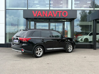 2017 Mitsubishi Outlander III Рестайлинг 2, чёрный, 1825000 рублей, вид 5