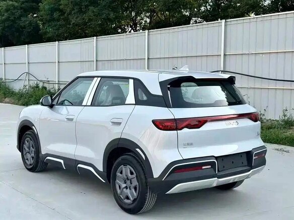2026 BYD Yuan Up 32 kWh, серый, 1800000 рублей - вид 5