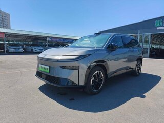 2026 Toyota bZ3X 58.3 kWh, серебристый, 3333666 рублей, вид 1