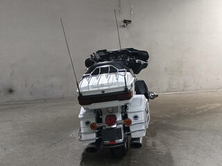 2011 Harley-Davidson Electra Glide, белый, 925000 рублей, вид 4