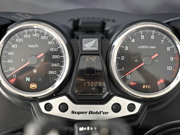 2017 Honda CB 1300, белый, 899000 рублей - вид 8