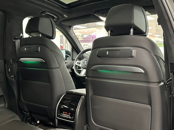 2026 BMW X7 40d I (G07) Рестайлинг, чёрный, 15990000 рублей - вид 38
