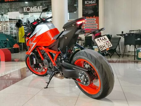 2022 KTM 1290 Super Duke R, оранжевый, 2000000 рублей, вид 3